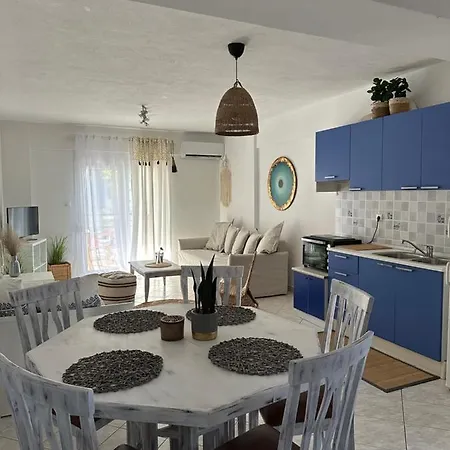 Boho 2- με θέα την θάλασσα Apartment *